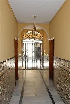 בית הארחה Nuea Alameda 3*